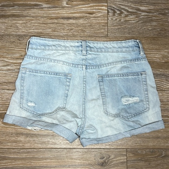 NEW H&M Regular Waist Taille Standard Shorts US 6 - Picture 2 of 3